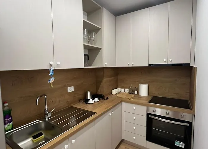 3m Luxury Lägenhet Golem (Tirana)